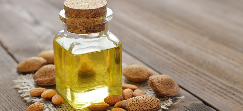 如何使用杏仁油改善皮肤和整体健康|苦荞之家